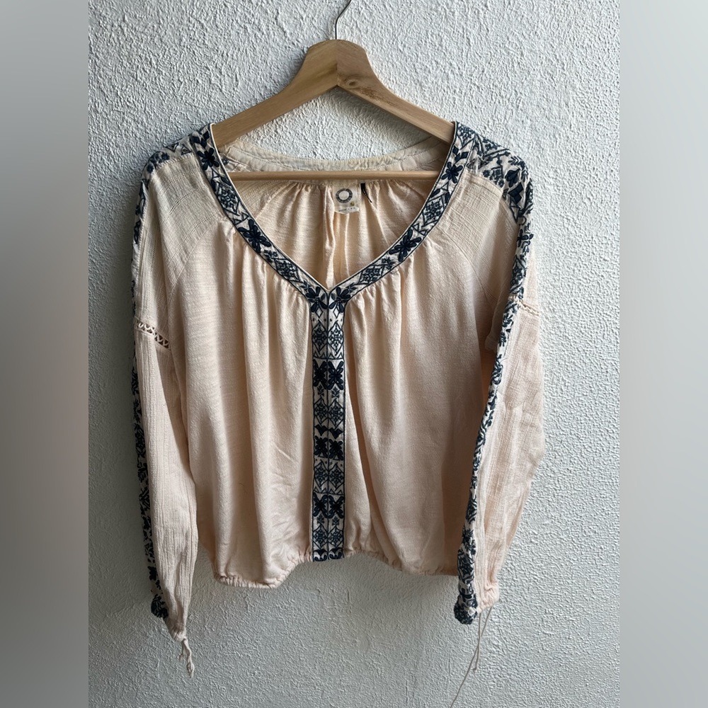 Akemi + Kin peasant top